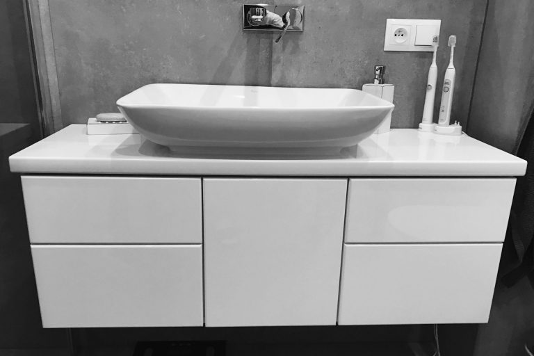 Szafa łazienkowa Czarnków